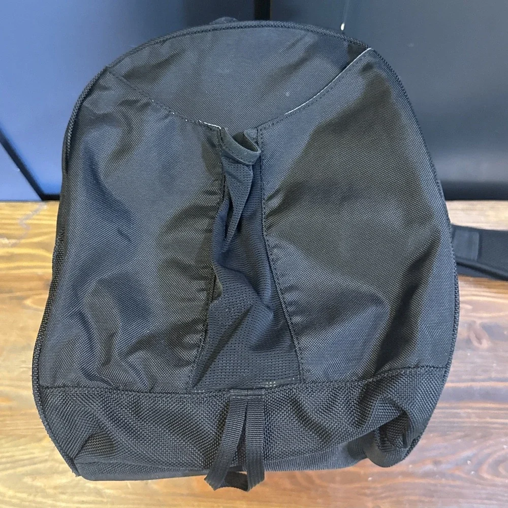 REI Cooperative Duffel Travel Gym Bag Olive Green 21x11 CLEAN